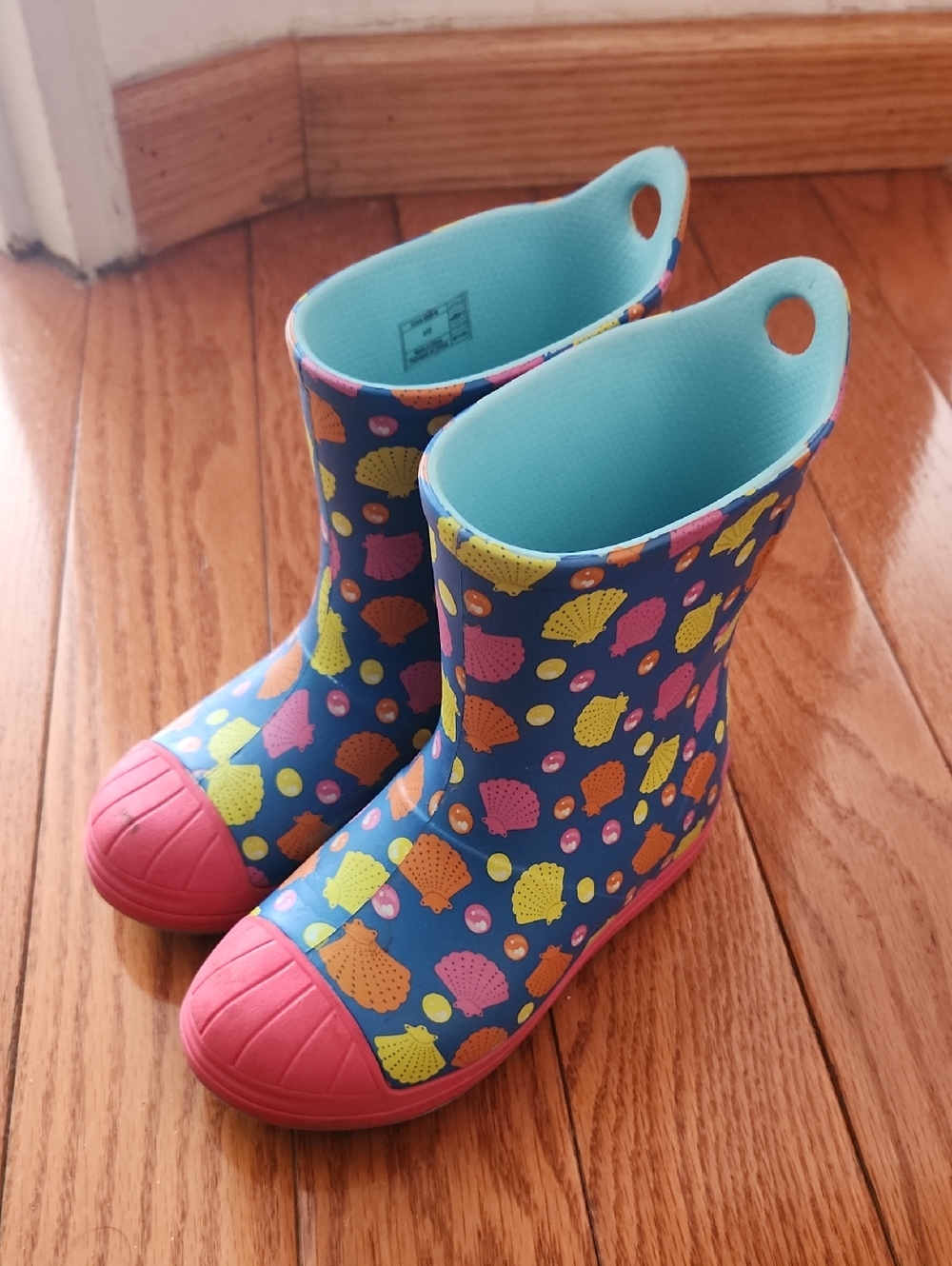 CROCS Kids Navy Shell-Print Rain Boots with Pink Toe